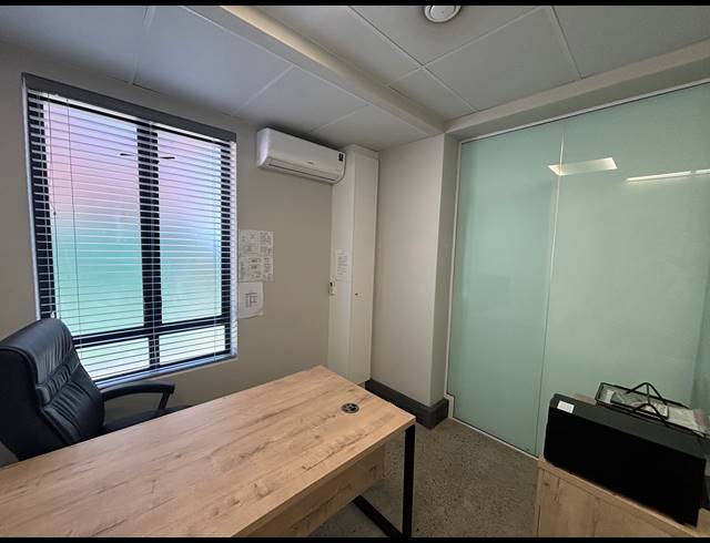 219M² OFFICE TO LET IN PAARDEVLEI